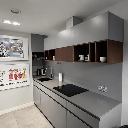 Inpoint Executive Near Old Town & Kazimierz District Apartmán