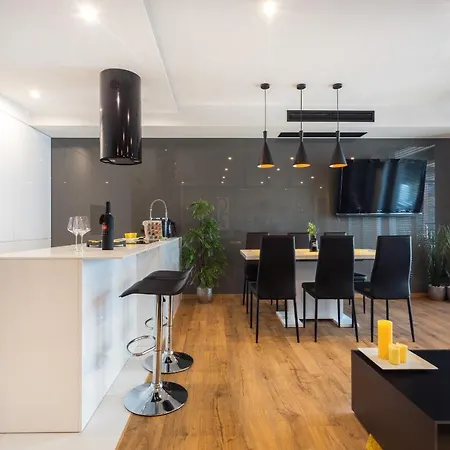 Inpoint Executive Near Old Town & Kazimierz District Apartmán