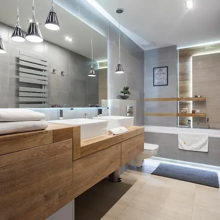 Inpoint Executive Near Old Town & Kazimierz District *