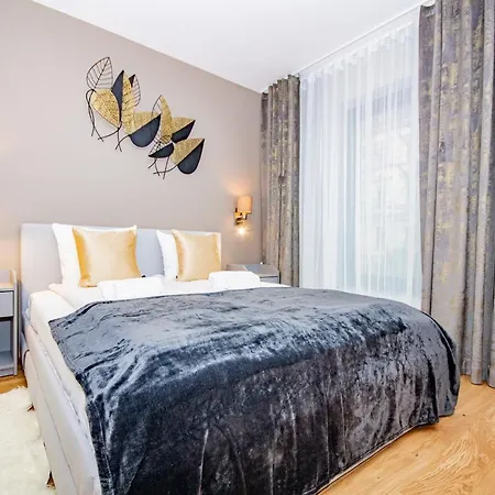 Inpoint Spacious Near Main Square & Kazimierz District Apartment Krakow