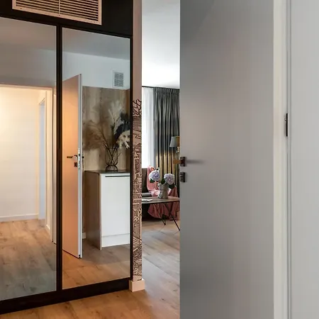 Inpoint Spacious Near Main Square & Kazimierz District Apartment Krakow