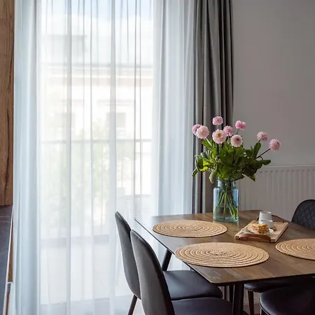 Inpoint Spacious Near Main Square & Kazimierz District Apartment Krakow