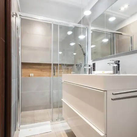 Inpoint Executive Near Old Town & Kazimierz District *